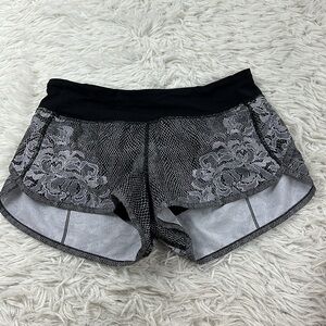 Lululemon Speed Up Short *2.5" Infinity Speed Up Short Alpine White Black